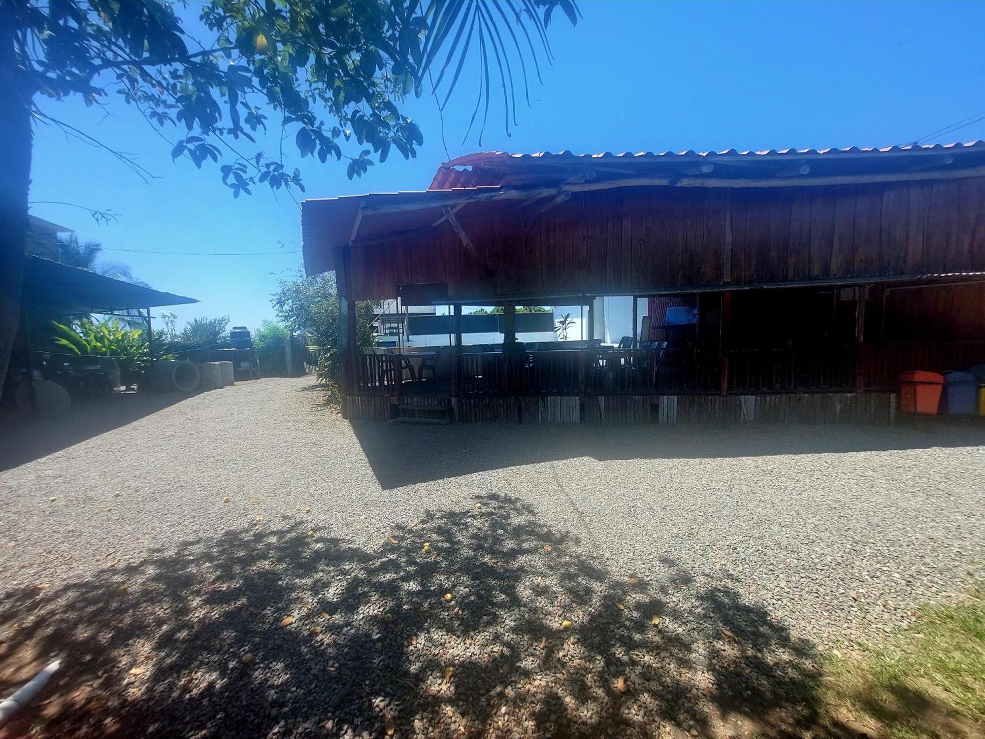 Hospedaje Quepos Bagian luar foto