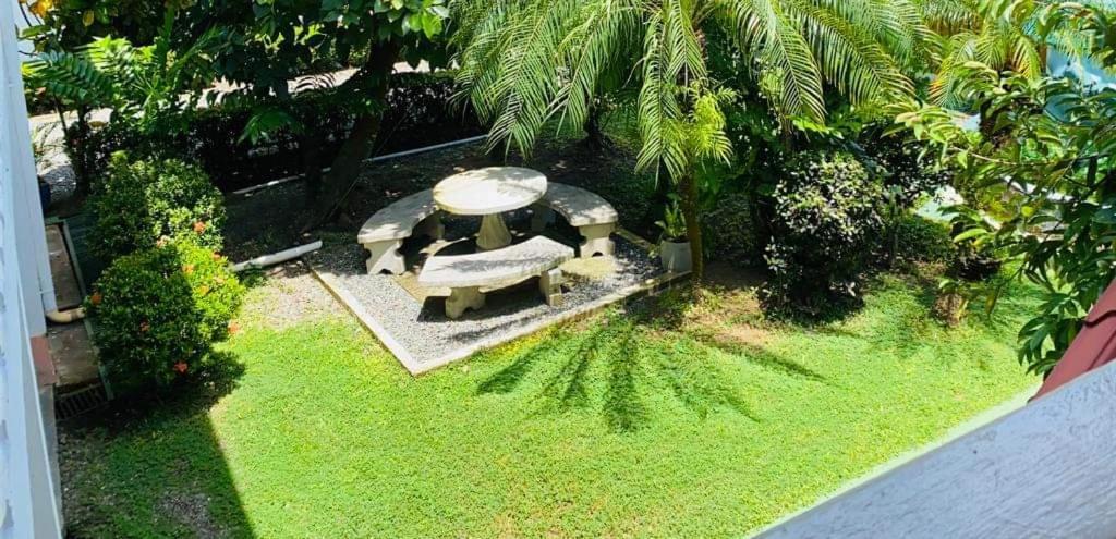 Hospedaje Quepos Bagian luar foto