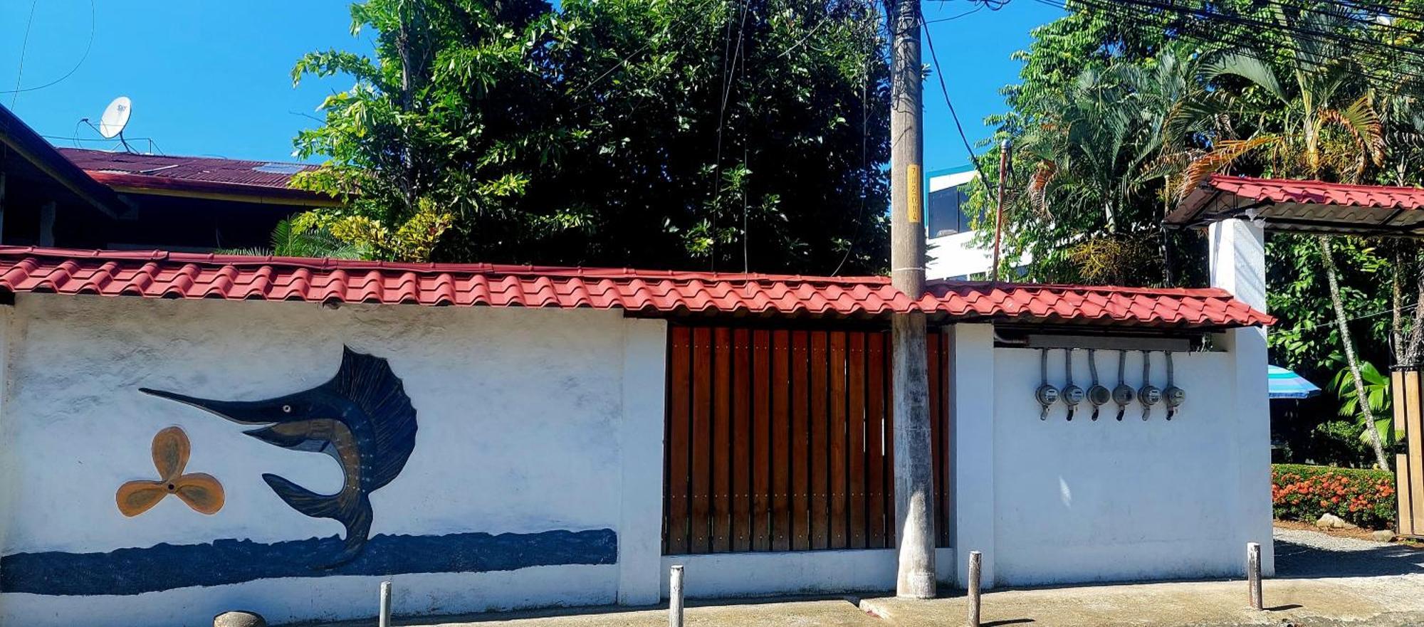 Hospedaje Quepos Bagian luar foto