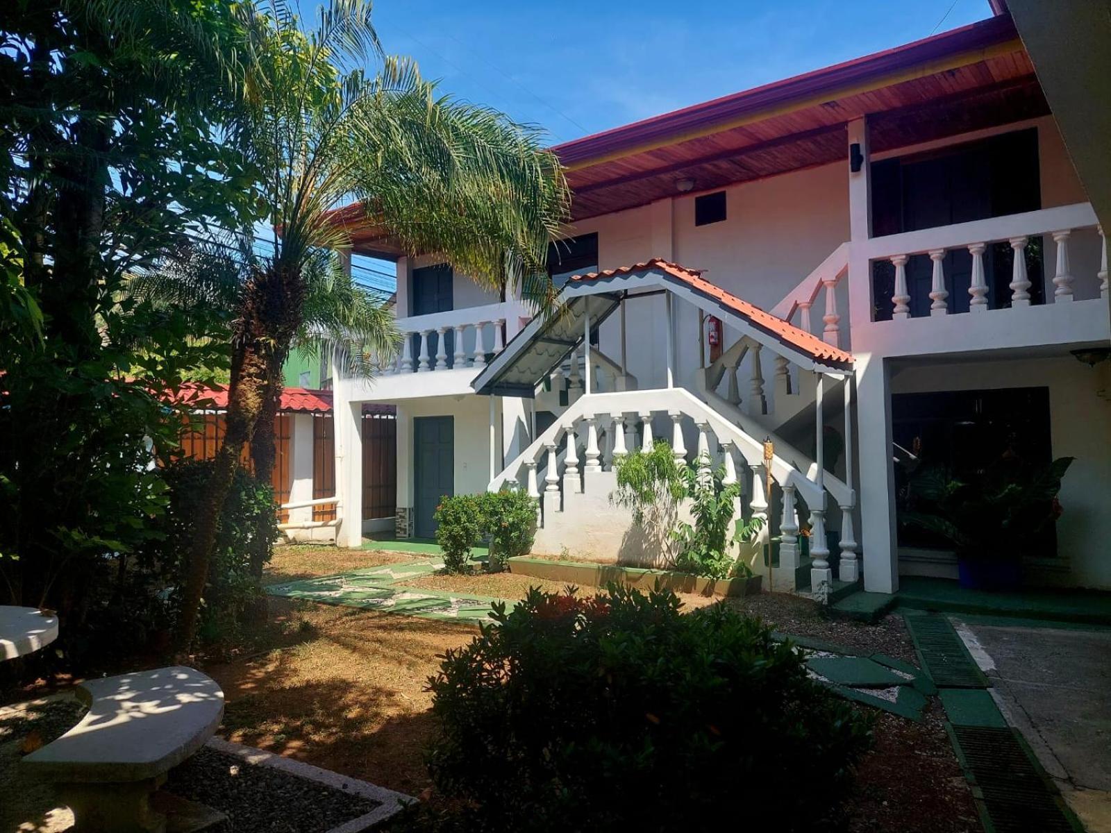 Hospedaje Quepos Bagian luar foto
