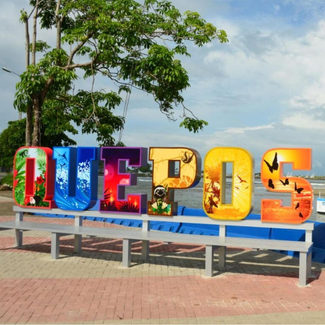 Hospedaje Quepos Bagian luar foto